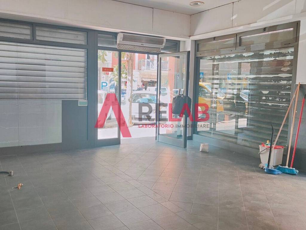 negozio in affitto a Roma in zona Portuense