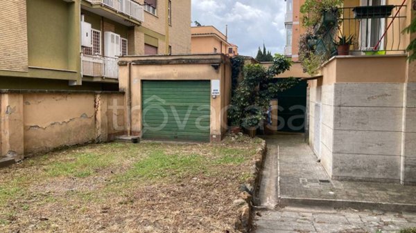 locale di sgombero in affitto a Roma