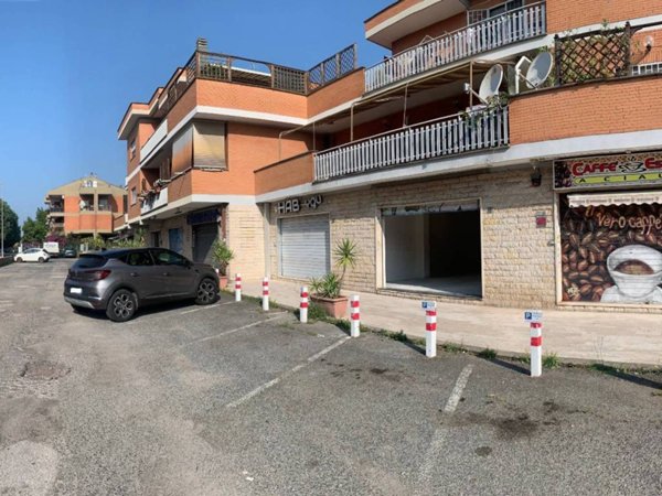 negozio in affitto a Roma in zona Acilia