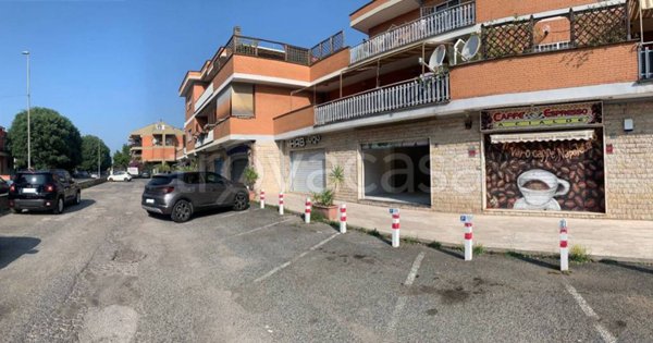 negozio in affitto a Roma in zona Acilia