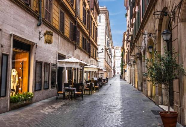 negozio in affitto a Roma in zona Trevi-Colonna