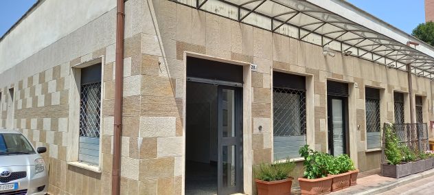 negozio in affitto a Roma in zona Torre Maura