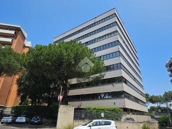 ufficio in affitto a Roma in zona Cinecittà