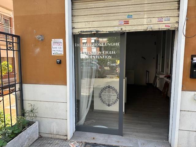 negozio in affitto a Roma in zona Cinecittà