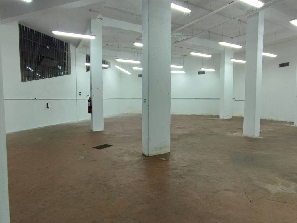 locale di sgombero in affitto a Roma in zona Aurelio