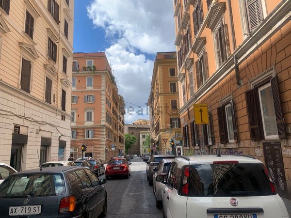 locale commerciale in affitto a Roma in zona Esquilino