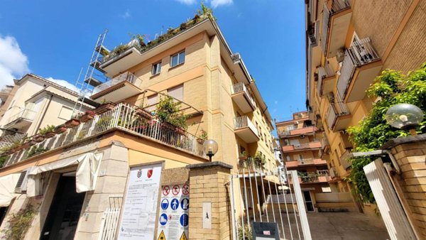 negozio in affitto a Roma in zona Primavalle