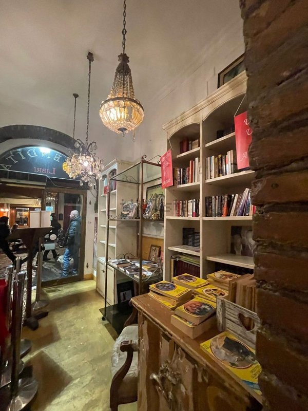 negozio in affitto a Roma in zona Trastevere