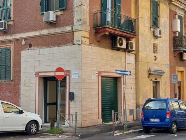 negozio in affitto a Roma in zona Tuscolano