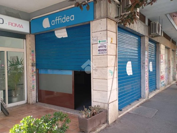 negozio in affitto a Roma in zona Don Bosco
