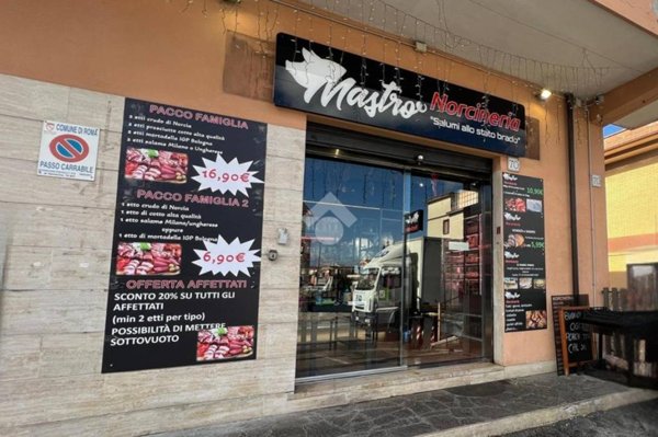 negozio in affitto a Roma in zona Borghesiana