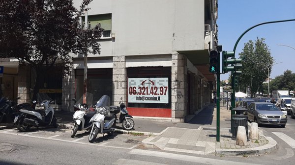 locale commerciale in affitto a Roma