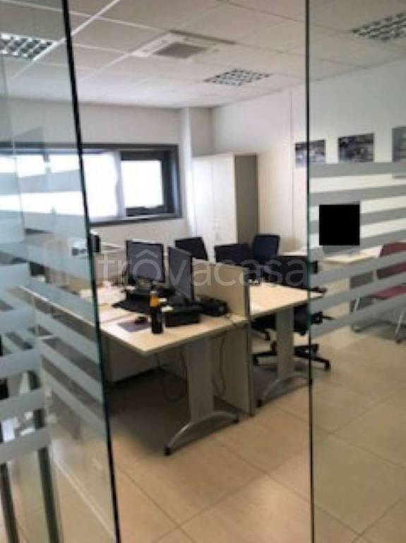 ufficio in affitto a Roma in zona Settecamini