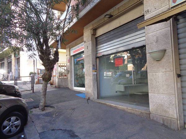 negozio in affitto a Roma
