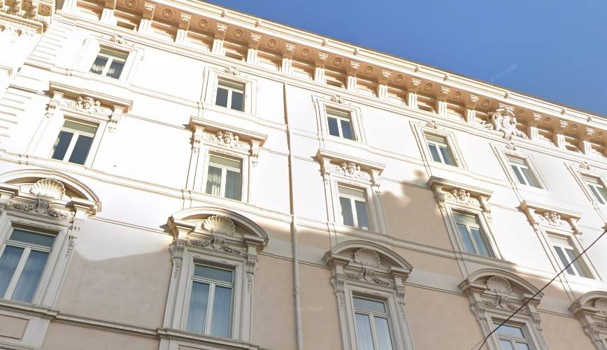 intera palazzina in affitto a Roma in zona Rione Monti/Campitelli