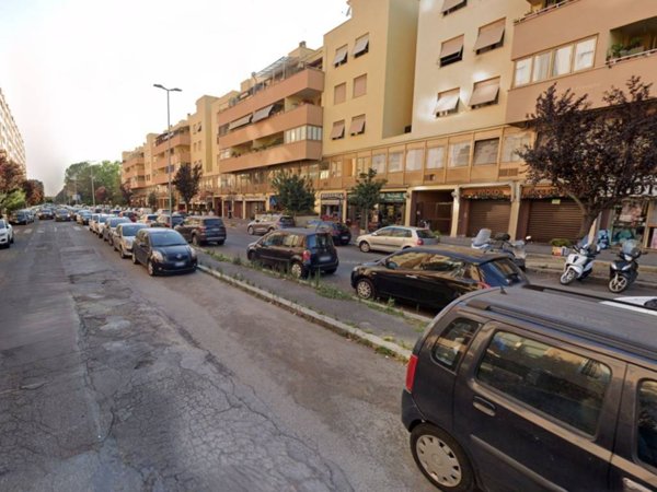 negozio in affitto a Roma in zona Ponte Mammolo