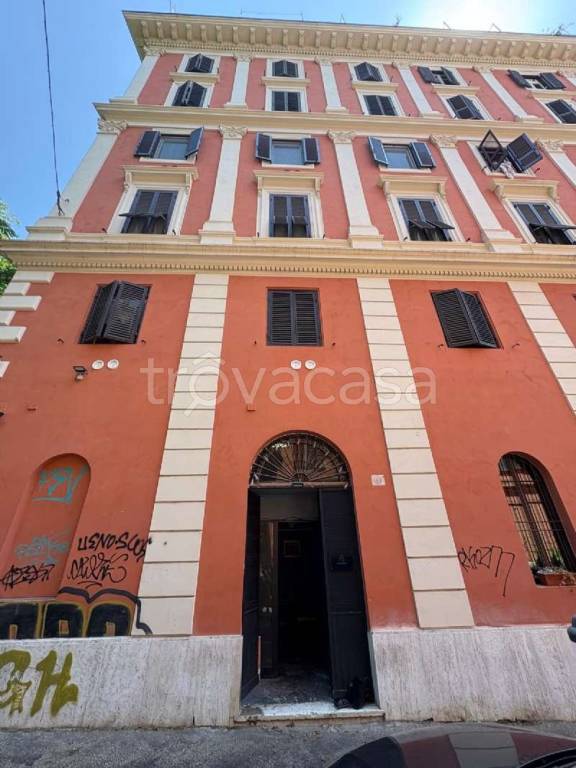 locale commerciale in affitto a Roma in zona Dragona/Bagnoletto