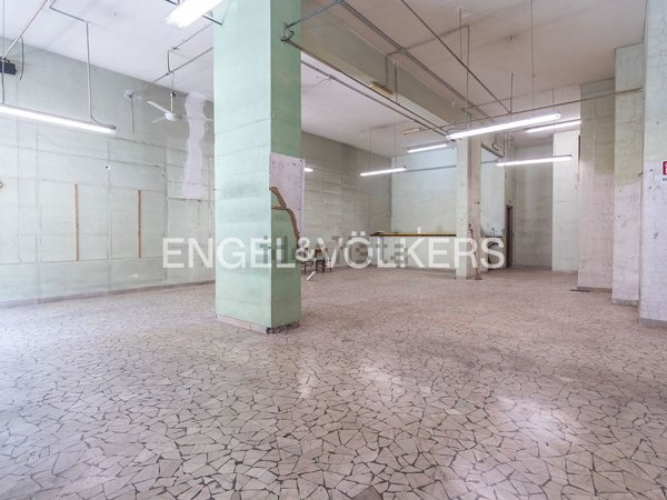 locale commerciale in affitto a Roma in zona Appio Claudio