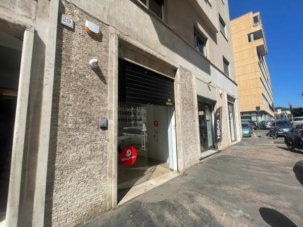 negozio in affitto a Roma in zona Tor di Quinto