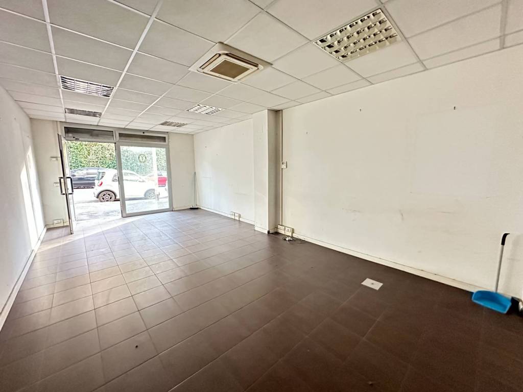 locale commerciale in affitto a Roma in zona Ostiense