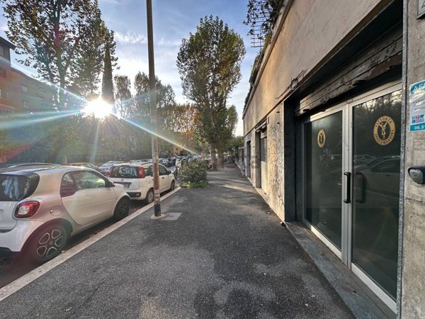 locale commerciale in affitto a Roma in zona Ostiense