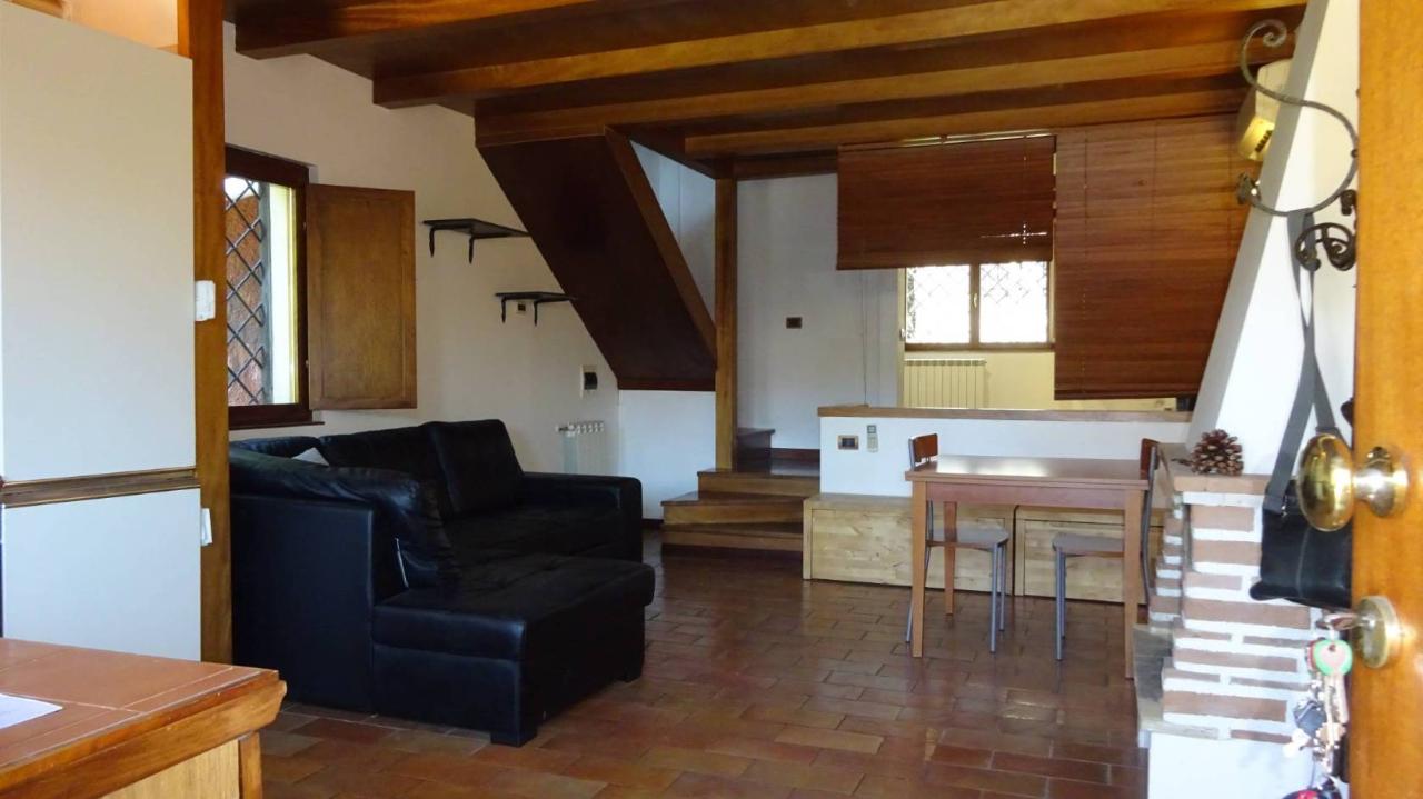 casa indipendente in affitto a Roma in zona Ardeatino