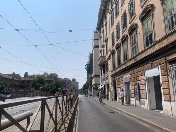negozio in affitto a Roma in zona Rione Monti/Campitelli
