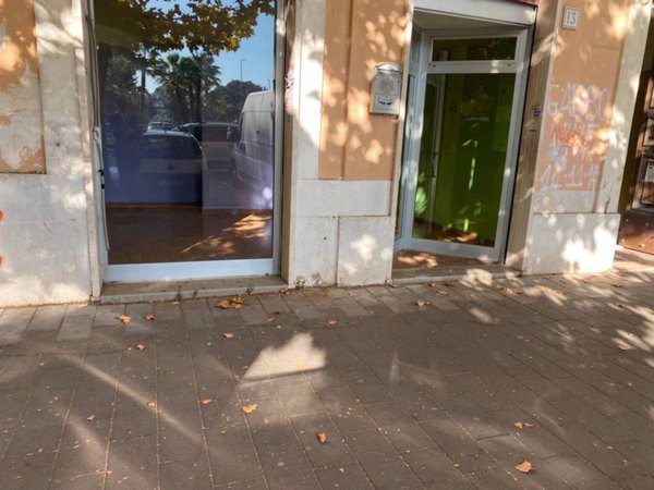 negozio in affitto a Roma in zona Ostia