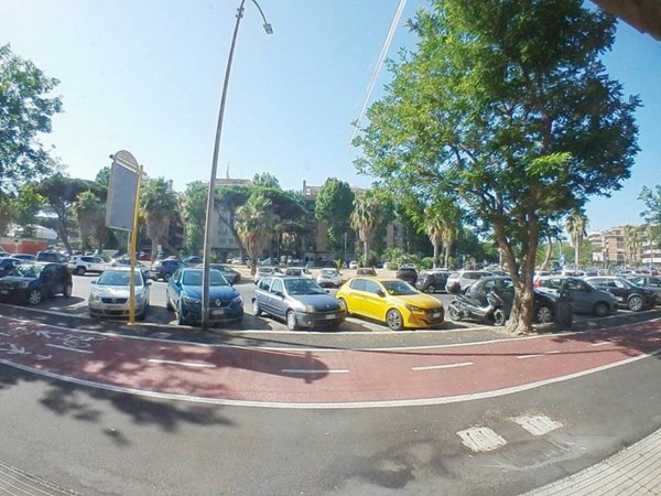 negozio in affitto a Roma in zona Castel Fusano