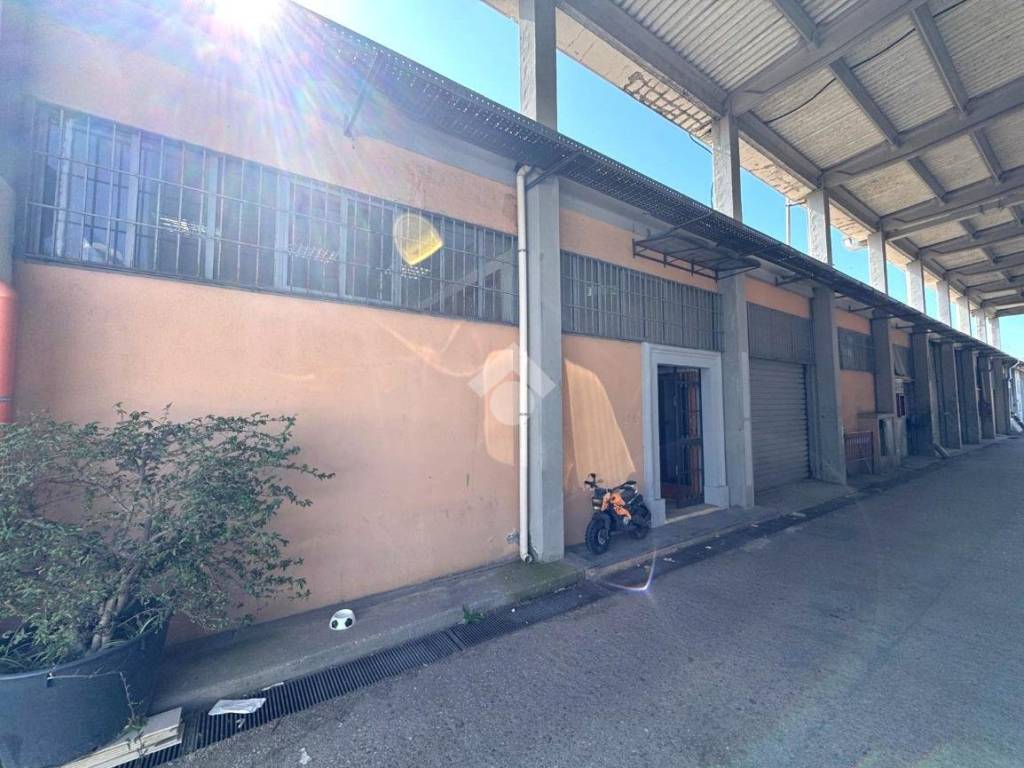 negozio in affitto a Roma