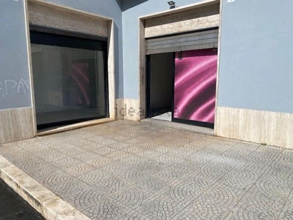 locale commerciale in affitto a Roma in zona Prenestino-Centocelle
