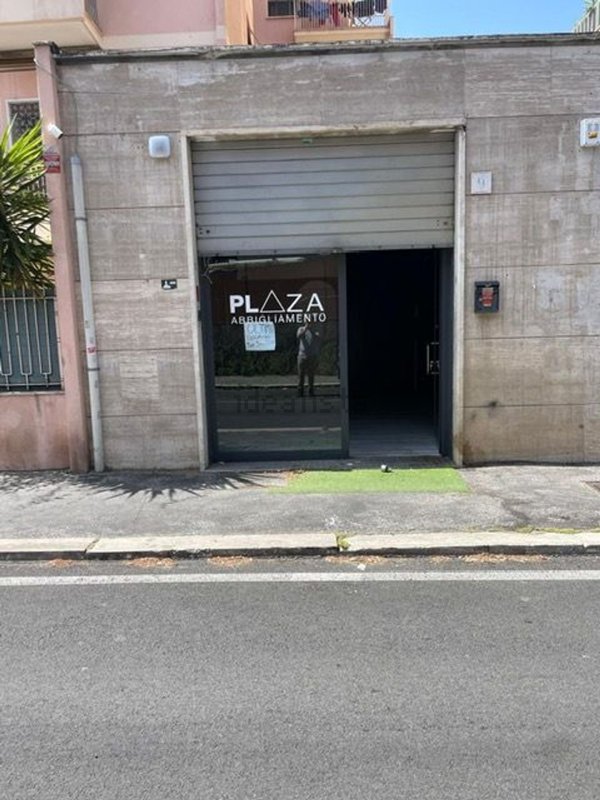 locale commerciale in affitto a Roma in zona Giuliano Dalmata