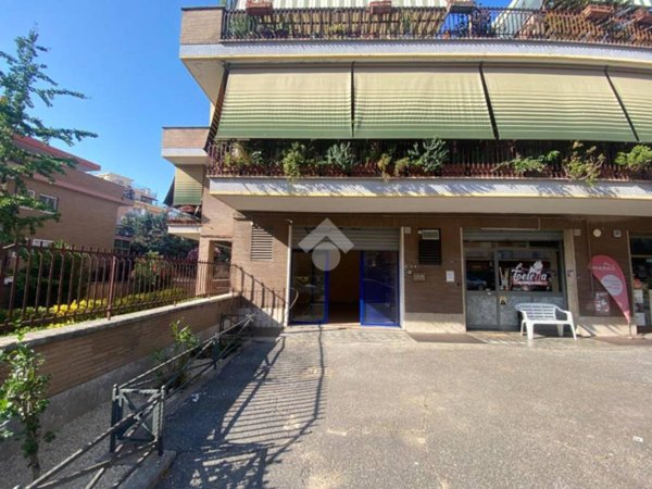 negozio in affitto a Roma in zona Torrevecchia