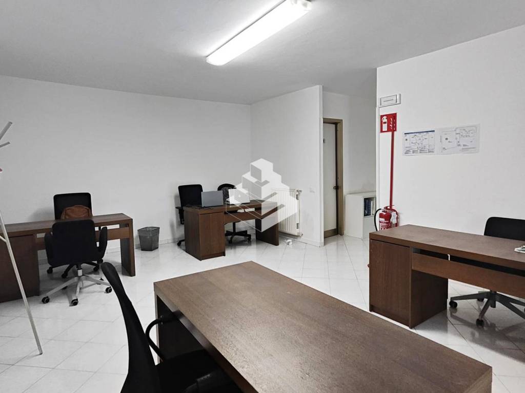 ufficio in affitto a Roma in zona Torrino