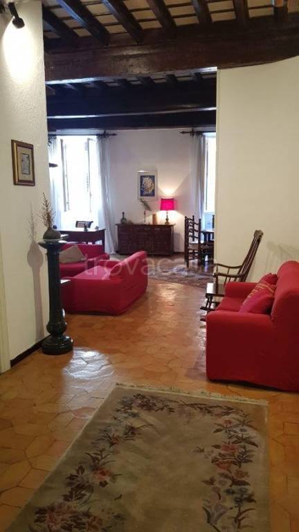 appartamento in affitto a Roma in zona Rione di Ponte