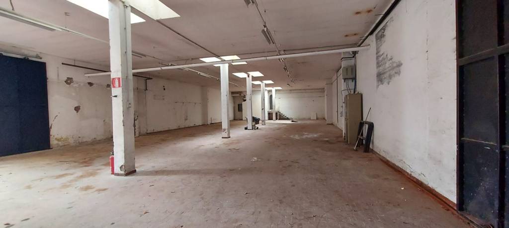 locale commerciale in affitto a Roma in zona Giuliano Dalmata