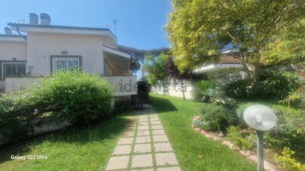 casa indipendente in affitto a Roma in zona Infernetto