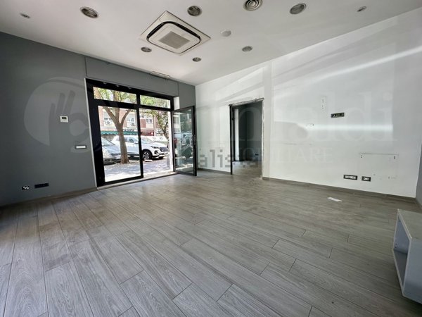 negozio in affitto a Roma in zona Portuense