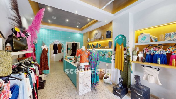 locale commerciale in affitto a Roma in zona Tuscolano