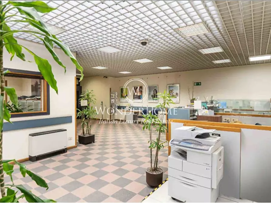 locale commerciale in affitto a Roma in zona Campo Marzio