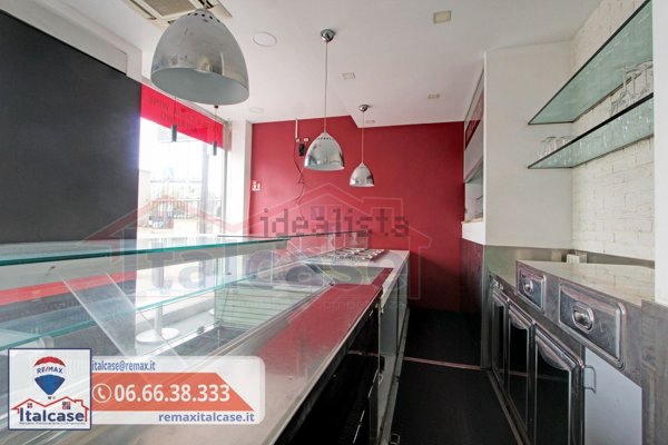 negozio in affitto a Roma in zona Torrevecchia