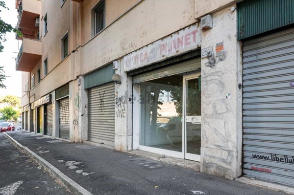 locale commerciale in affitto a Roma in zona Ostiense