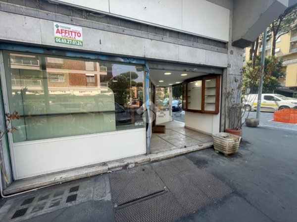locale commerciale in affitto a Roma in zona Monte Sacro/Talenti