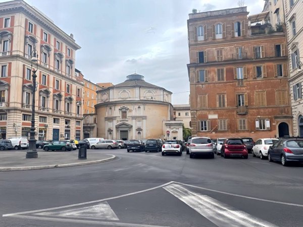 negozio in affitto a Roma in zona Ludovisi/Sallustiano
