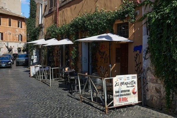 locale commerciale in affitto a Roma in zona Trastevere