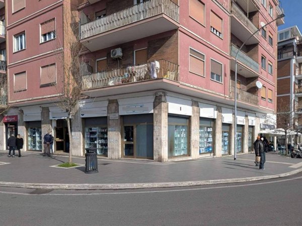 locale commerciale in affitto a Roma in zona Collatino