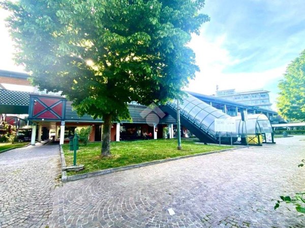 appartamento in affitto a Roma in zona Axa