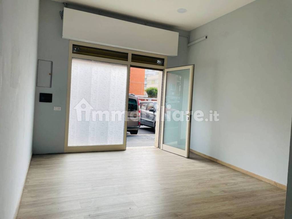 negozio in affitto a Roma in zona Ostia