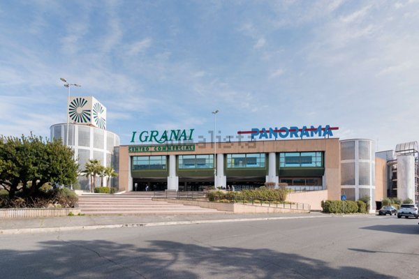 locale commerciale in affitto a Roma in zona Ardeatino