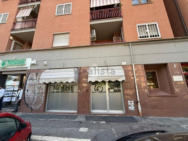 locale commerciale in affitto a Roma in zona Torrino